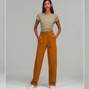 Lululemon Loungeful Straight Leg Pant size 6